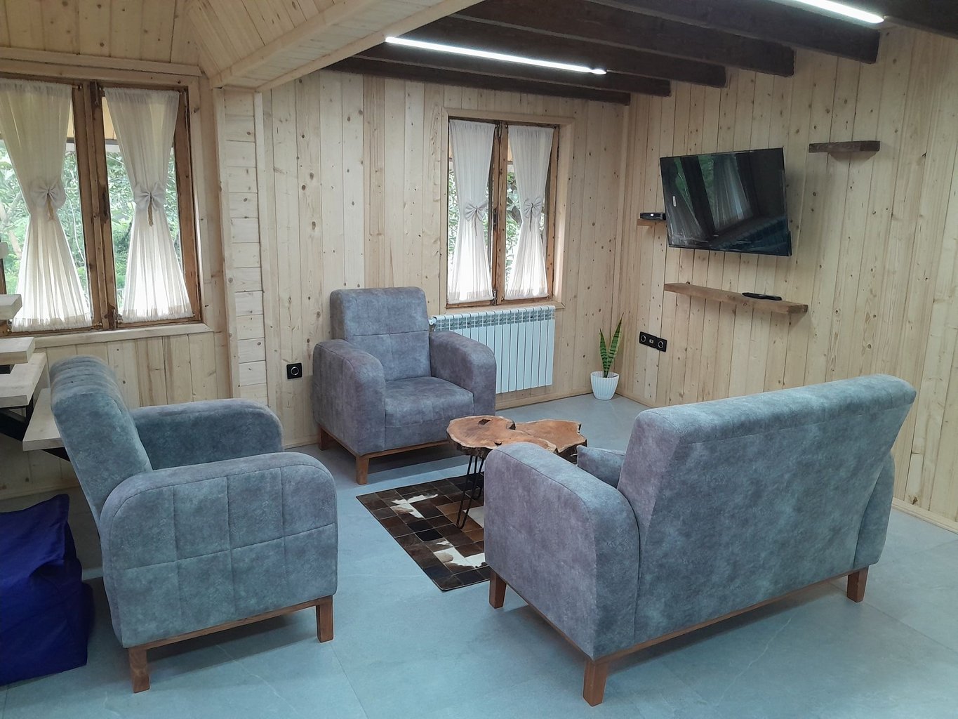 یک خوابه دوبلکس سوئیسی سنگی