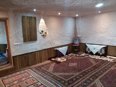 اقامتگاه سنتی یک خوابه لاله سهند