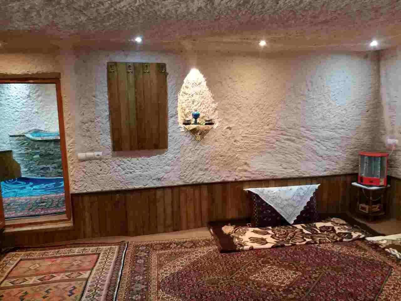 اقامتگاه سنتی یک خوابه لاله سهند