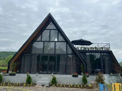 کلبه دوخوابه سوئیسی جکوزی دار دنج