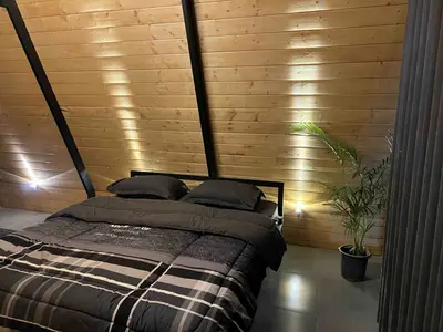 کلبه دوخوابه سوئیسی جکوزی دار دنج