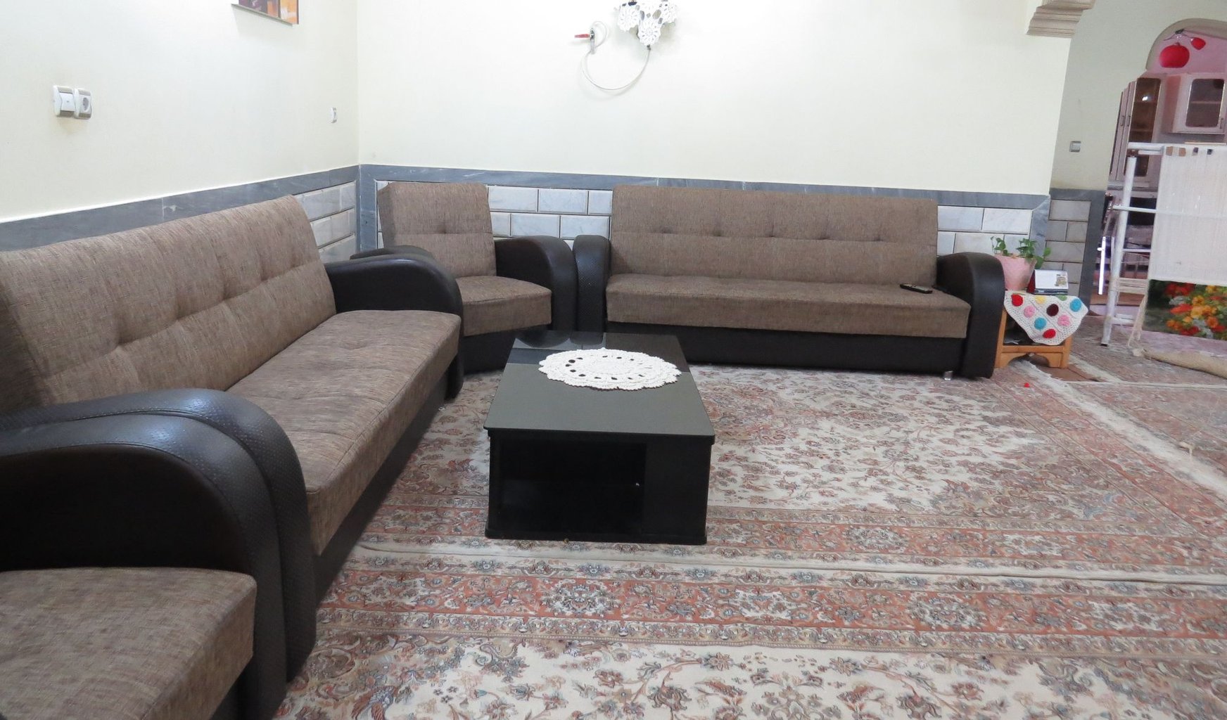 دوخوابه شمعدونی های سبز - پذيرايي