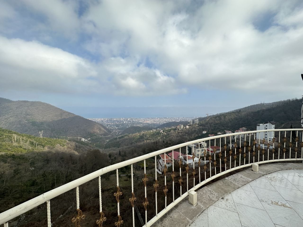 آپارتمان یک خوابه جنگلی چشم‌انداز