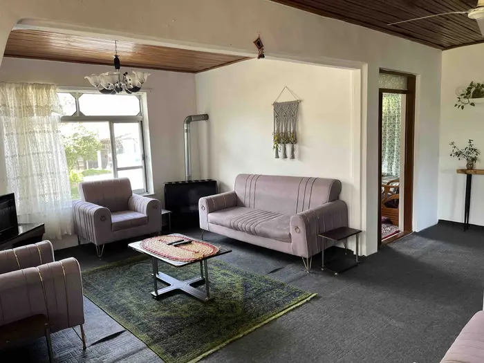 ویلا سه خوابه جنگلی اردیبهشت - هال و پذیرایی