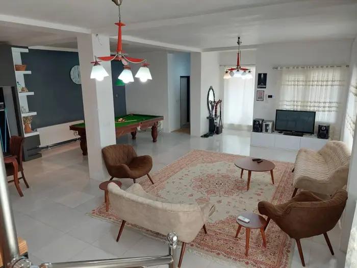 ویلا سه خوابه استخردار آبگرم باغ امین 1