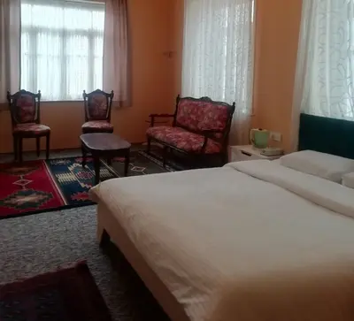 اقامتگاه سنتی بوتیک هتل دیمه - واحد بالانشین