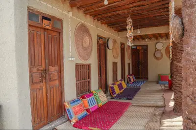 بومگردی الیاس - اتاق ریویز