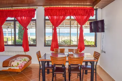 سوئیت یک خوابه ساحلی امیرسرا - واحد چهارتخته