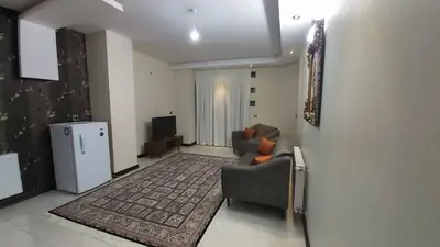 آپارتمان دوخوابه سی و سه پل واحد ۶