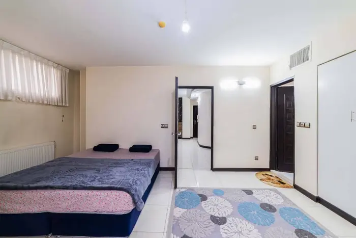 آپارتمان یک خوابه سی و سه پل واحد 5