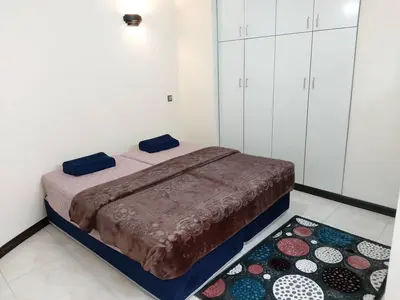 آپارتمان دوخوابه سی و سه پل واحد ۶