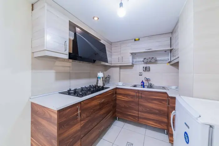 آپارتمان یک خوابه سی و سه پل واحد 5