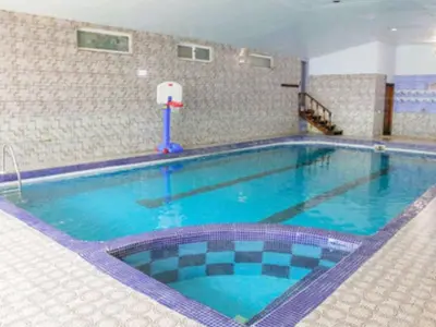 ویلا چهارخوابه استخردار آبگرم کاخ رومی