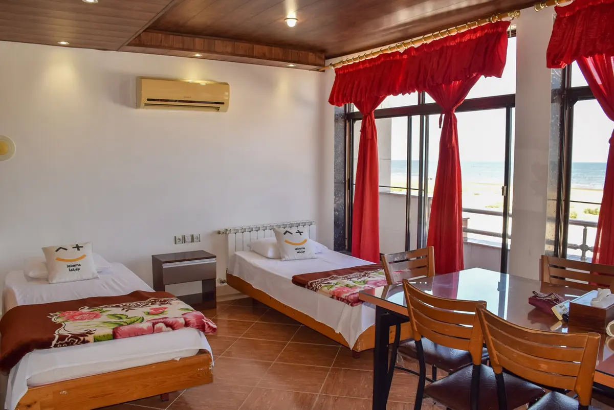 سوئیت یک خوابه ساحلی امیرسرا 1 _ چهار تخته