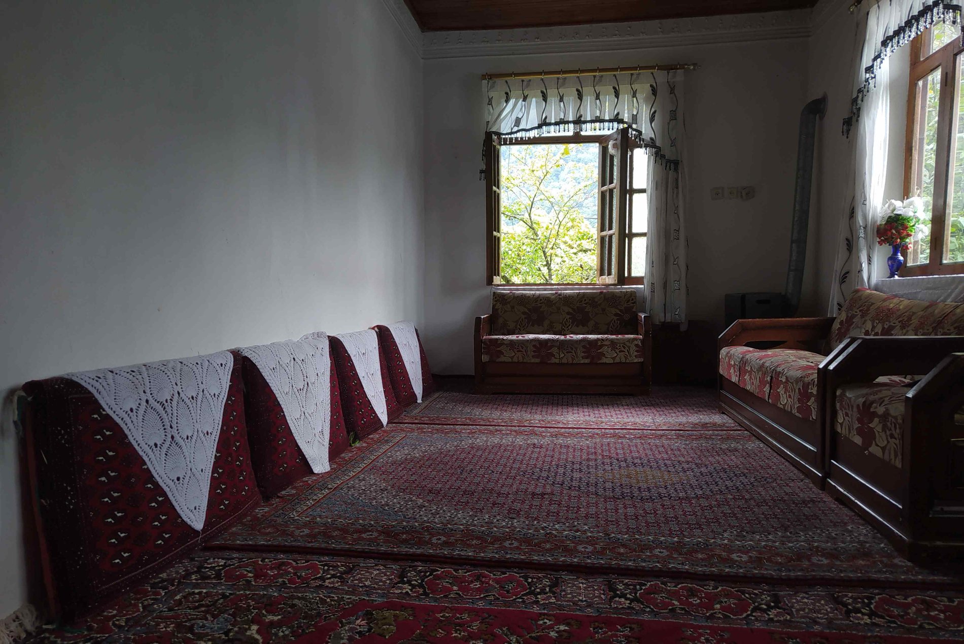 اقامتگاه سنتی یک خوابه شیرخانزاد