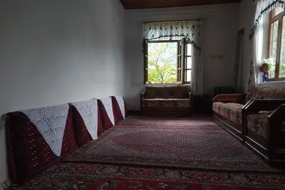 اقامتگاه سنتی یک خوابه شیرخانزاد