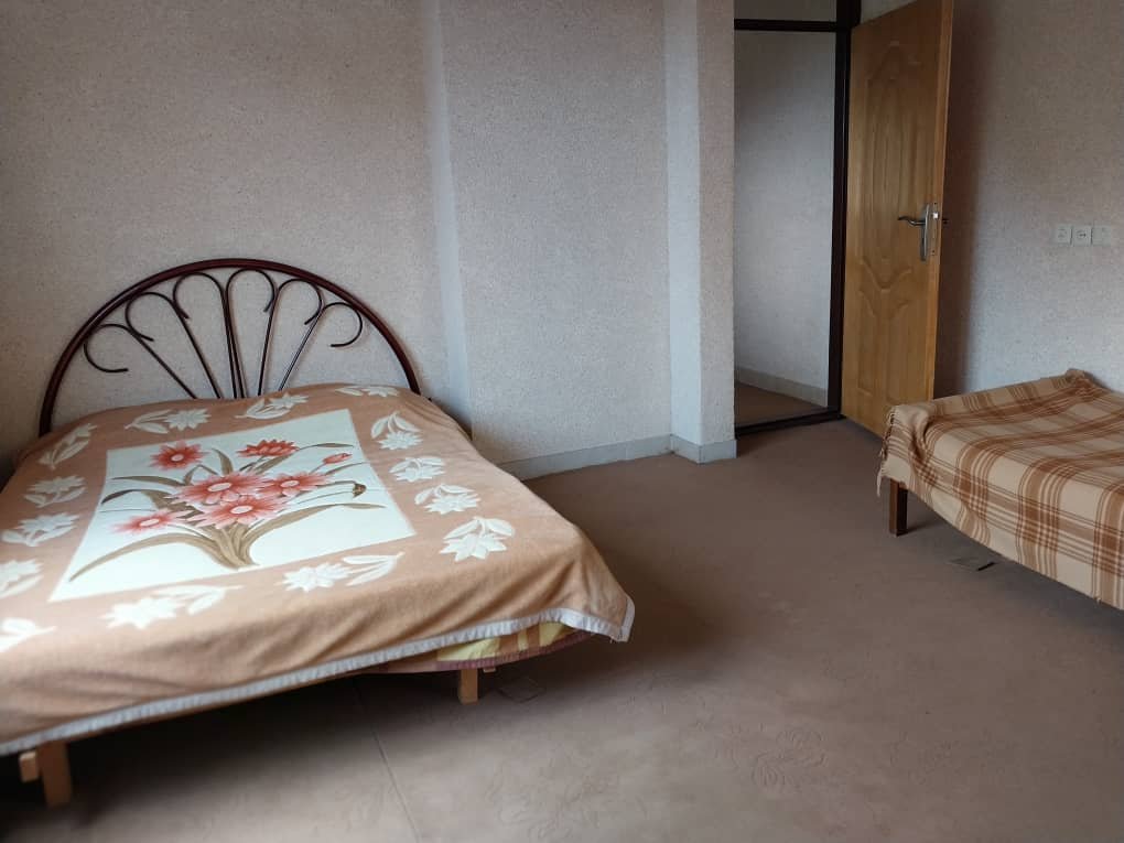 آپارتمان سه خوابه رمک 8