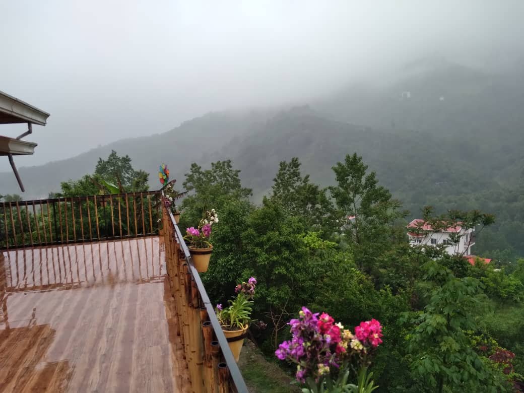 سه خوابه استخردار آبگرم گل شمعدانی