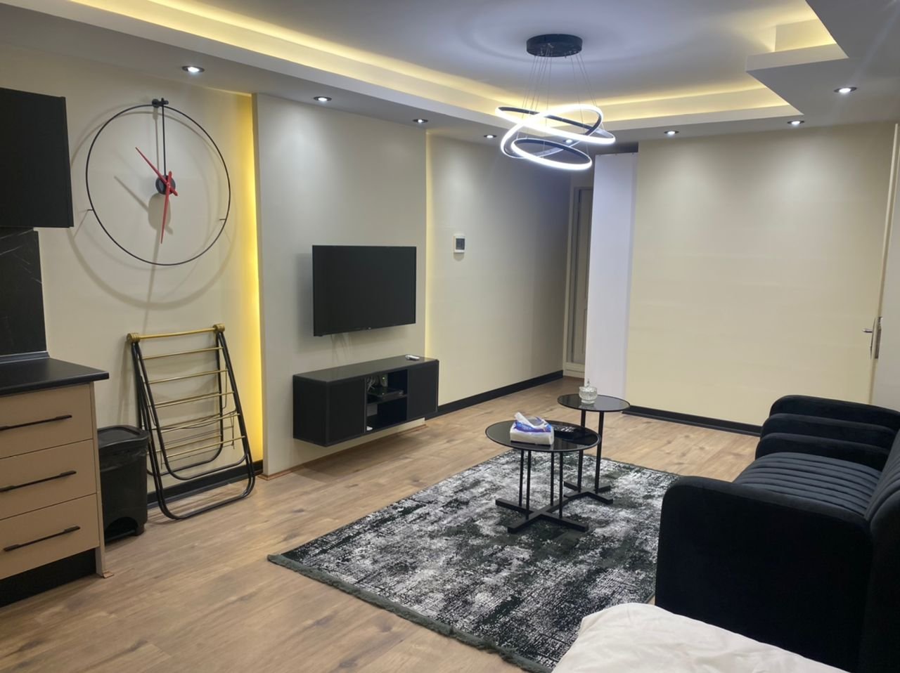 سوئیت فلت بنفشه زعفرانیه