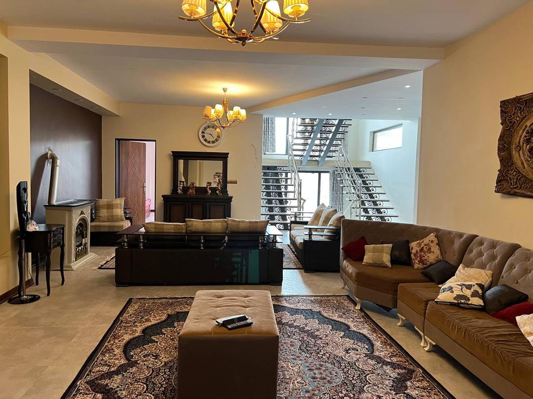 ویلا هفت خوابه استخردار آبگرم عمارت پارسیان