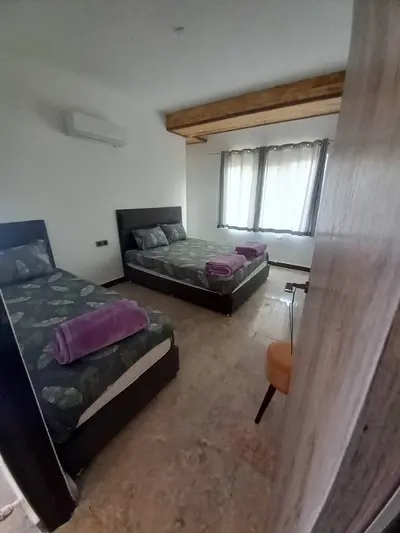 آپارتمان دوخوابه پنج تخته نفت 1