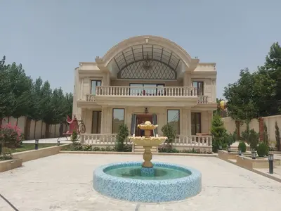 ویلا چهارخوابه استخردار آبگرم آرین