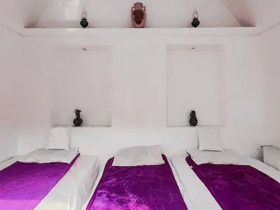 اقامتگاه سنتی خانه صفا - واحد سه تخته ١٠٤