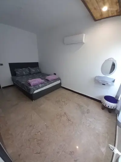 آپارتمان دوخوابه پنج تخته نفت 1