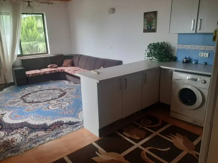 یک خوابه ساحلی شمسی