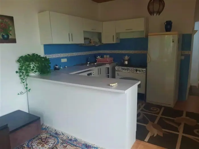 یک خوابه ساحلی شمسی