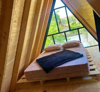 کلبه یک خوابه سوئیسی ساحلی پارسا