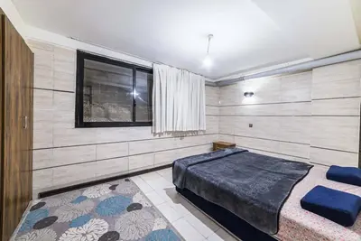 آپارتمان دوخوابه سی و سه پل واحد منفی 1