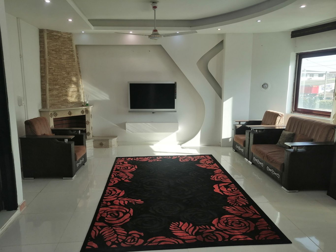 آپارتمان دوخوابه ساحلی آوین 1