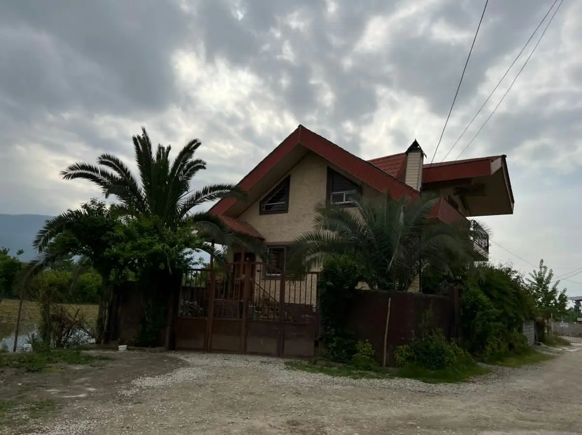 دوخوابه دوبلکس انگلیسی - نمای ویلا