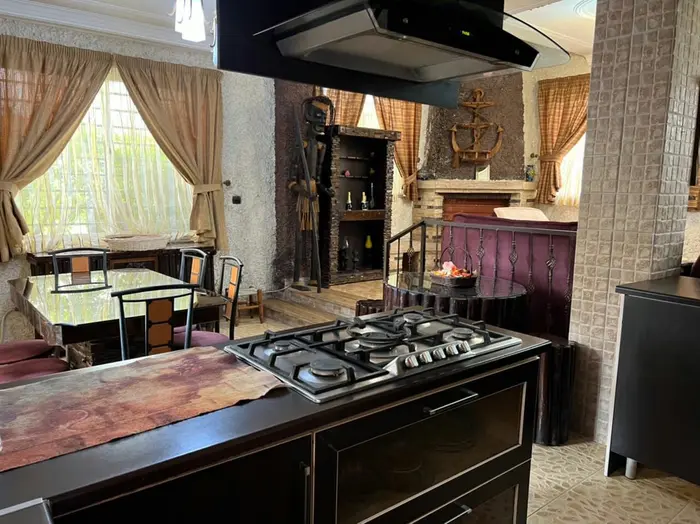 دوخوابه دوبلکس انگلیسی - آشپزخانه و نهارخوری