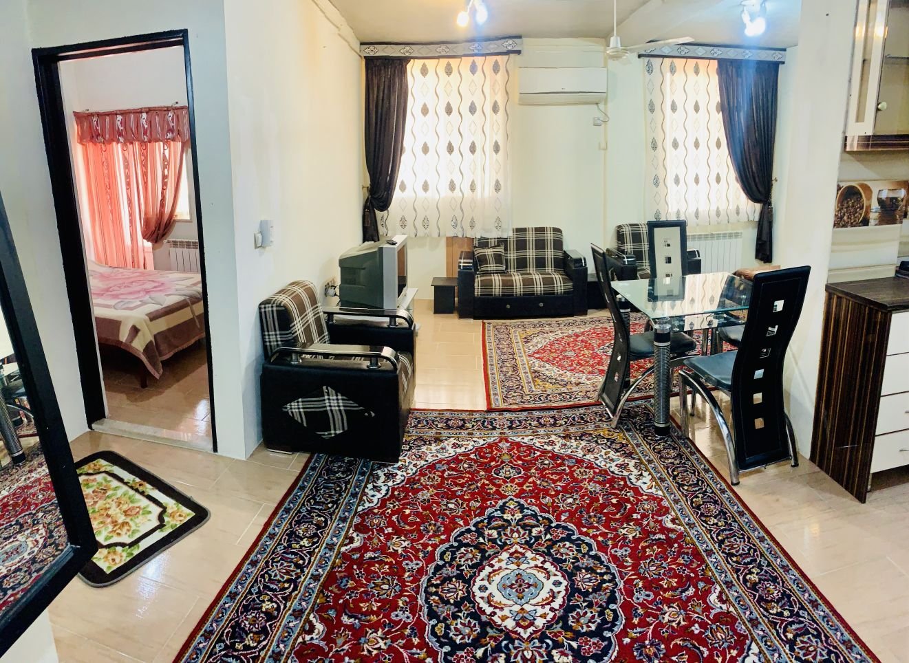 آپارتمان یک خوابه گل نرگس ۱ - نمای کلی ورودی واحد