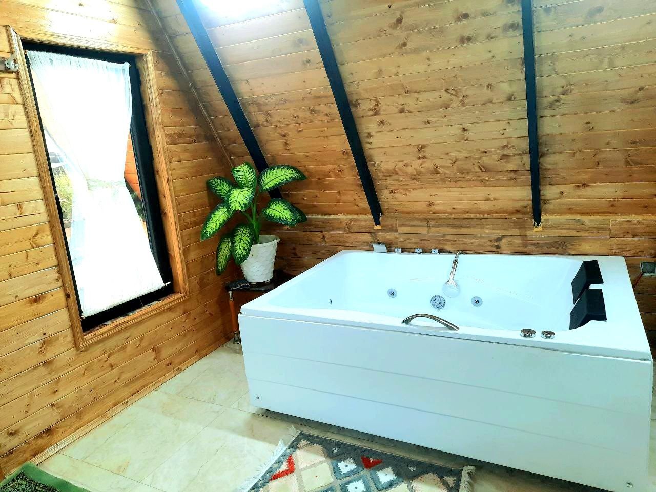 یک خوابه جکوزی دار وارش ۳