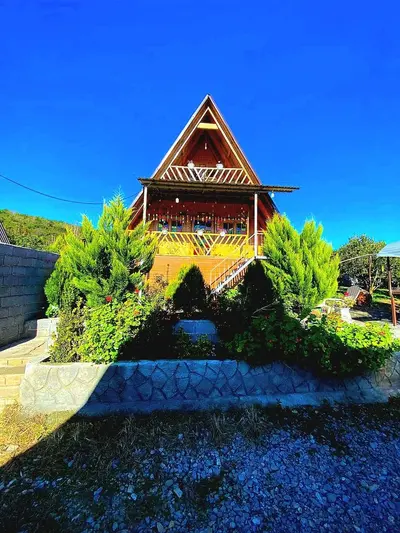 کلبه یک خوابه چوبی وارش