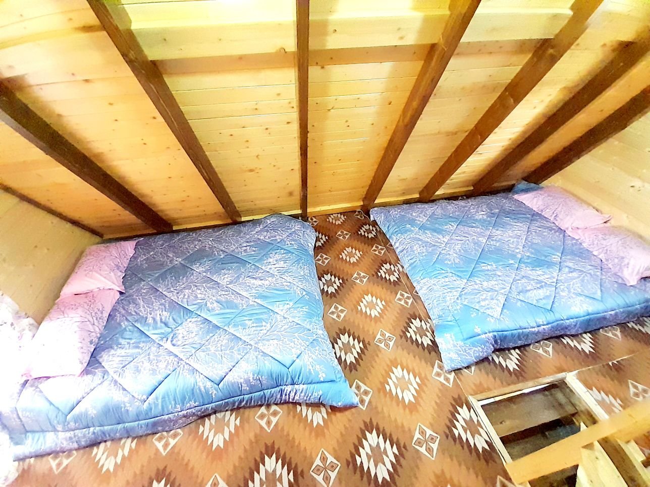 کلبه یک خوابه چوبی‌ وارش