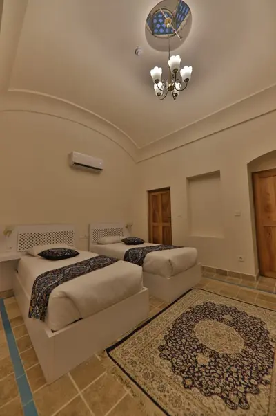 اقامتگاه سنتی یاسمین راهب - واحد چهارتخته ٢٠٣