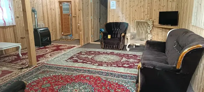 کلبه دوخوابه چوبی کوچکام