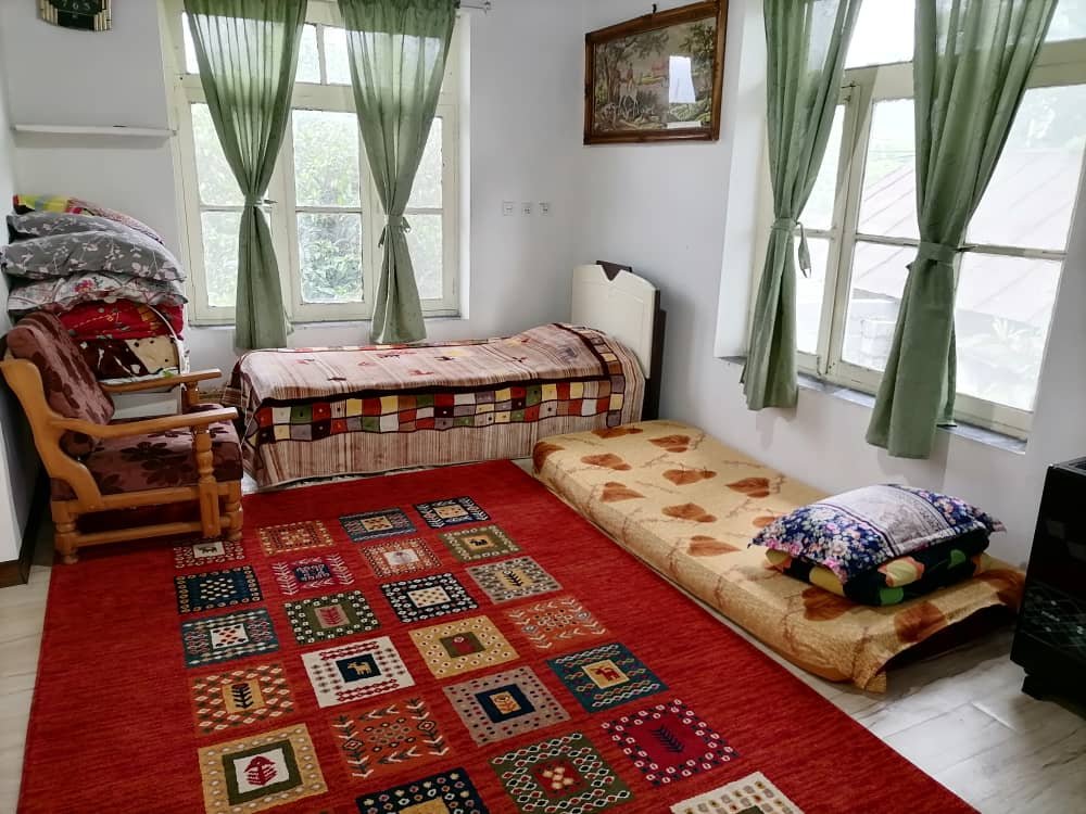 سه خوابه سنتی گل سرخ