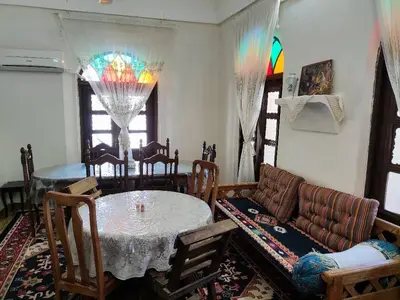 اقامتگاه سنتی باغ عمارت خُرَّم - واحد 4