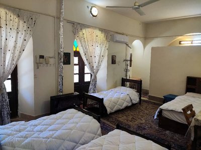 اقامتگاه سنتی باغ عمارت خُرَّم - واحد 3