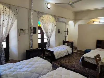 اقامتگاه سنتی باغ عمارت خُرَّم - واحد 3