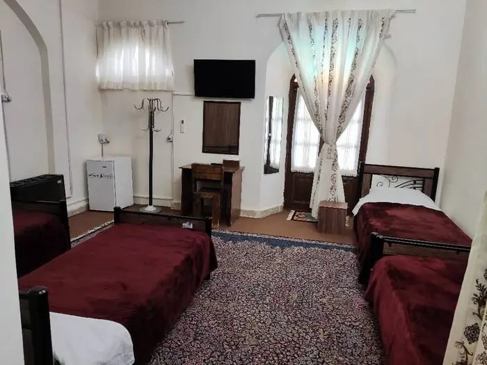 اقامتگاه سنتی باغ عمارت خُرَّم - واحد 4