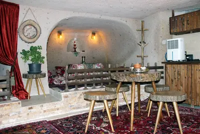 اقامتگاه سنتی صخره ای کندوان - واحد خان