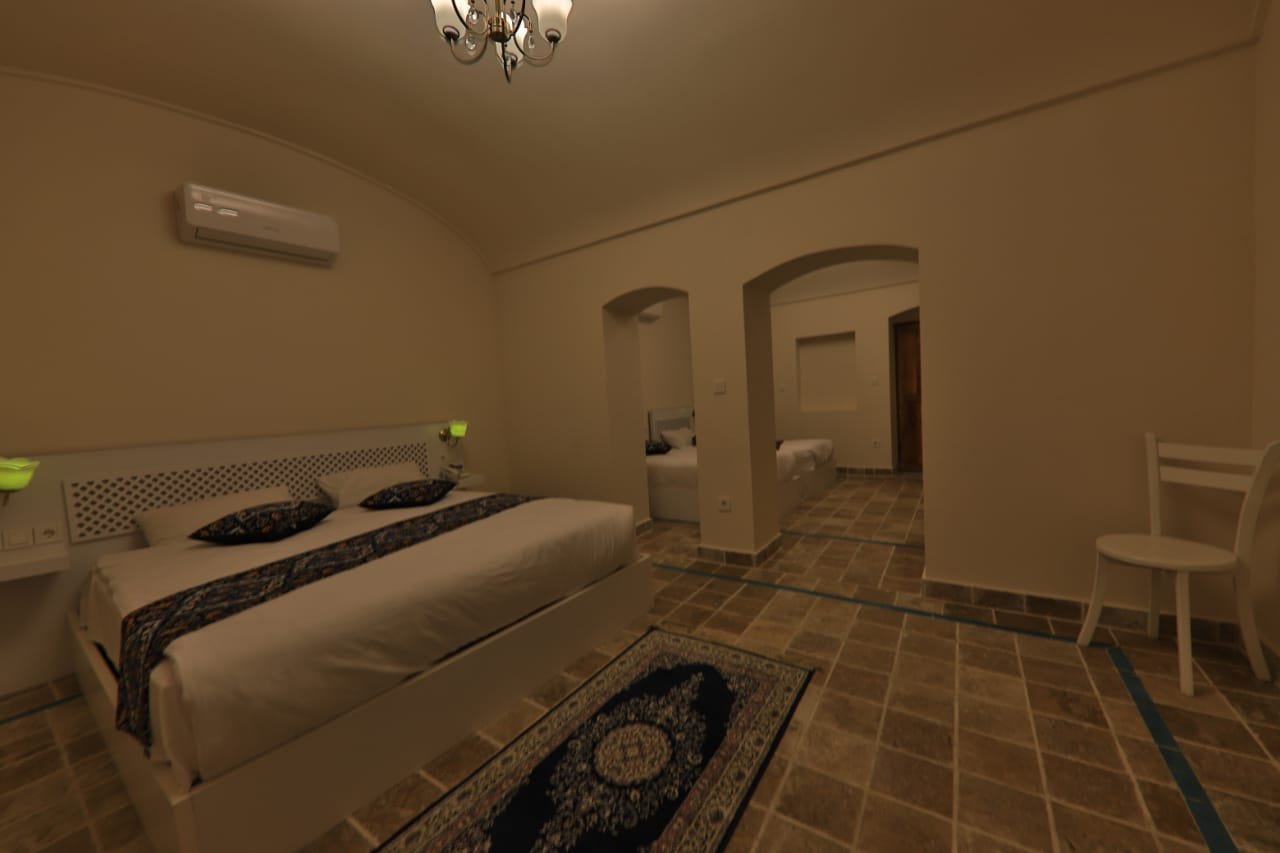 یاسمین راهب - واحد چهارتخته ١٠٣