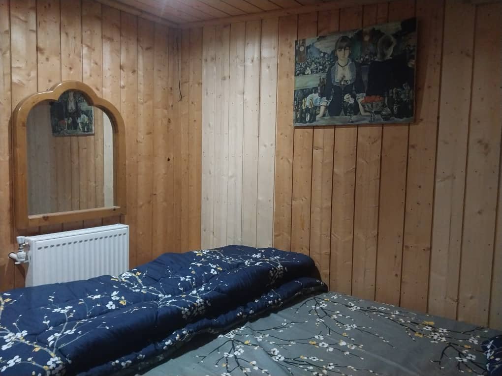 بومگردی بانوی گیلان - واحد گلها