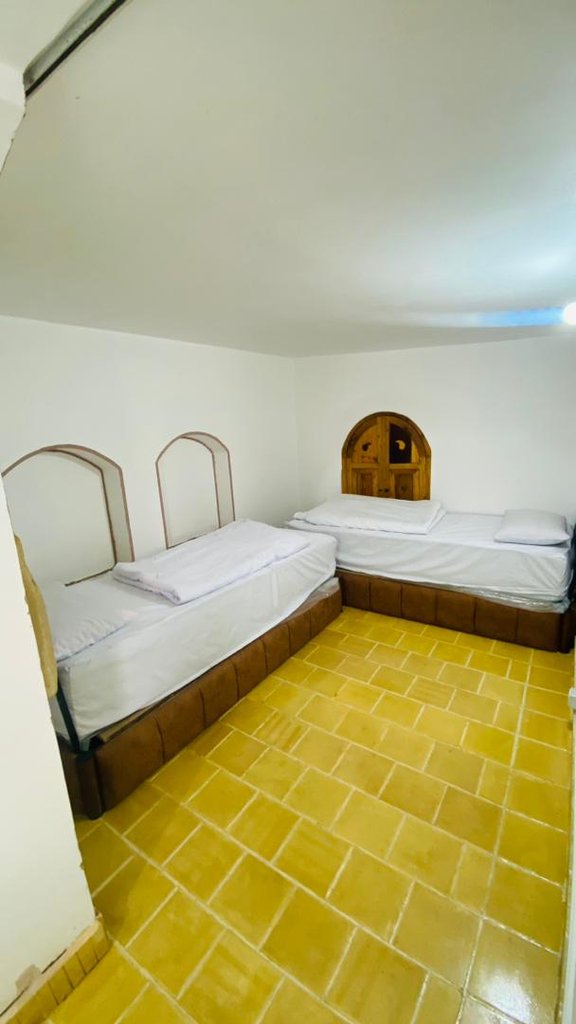 اقامتگاه سنتی صالحی - واحد چهارتخته بالا 1